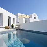 شقة فندقية نوفا لوكشري سويتس 4*