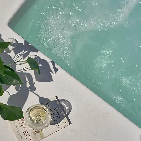 Nova Luxury 3* Pyrgos Kallistis