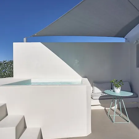 Nova Luxury 3* Pyrgos Kallistis
