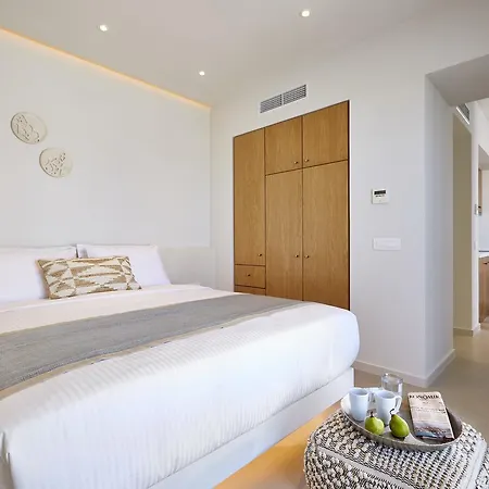 Nova Luxury Ξενοδοχείο με διαμερίσματα 4*