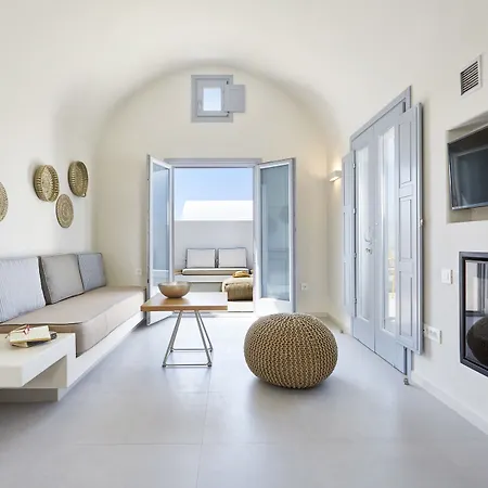 Nova Luxury Aparthotel Pyrgos Kallistis