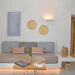 Nova Luxury Lägenhetshotell Pýrgos